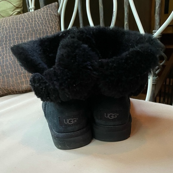 UGG Arielle Bailey Fur Bow Black Boots Size 6 - Picture 5 of 9